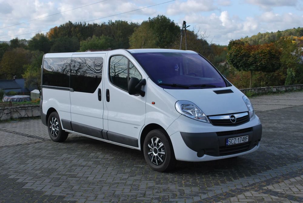 Opel Vivaro 2.0cdti 115KM L2H1 Long , 9 osób , Bezwypadkowy , Serwisowany , Hak