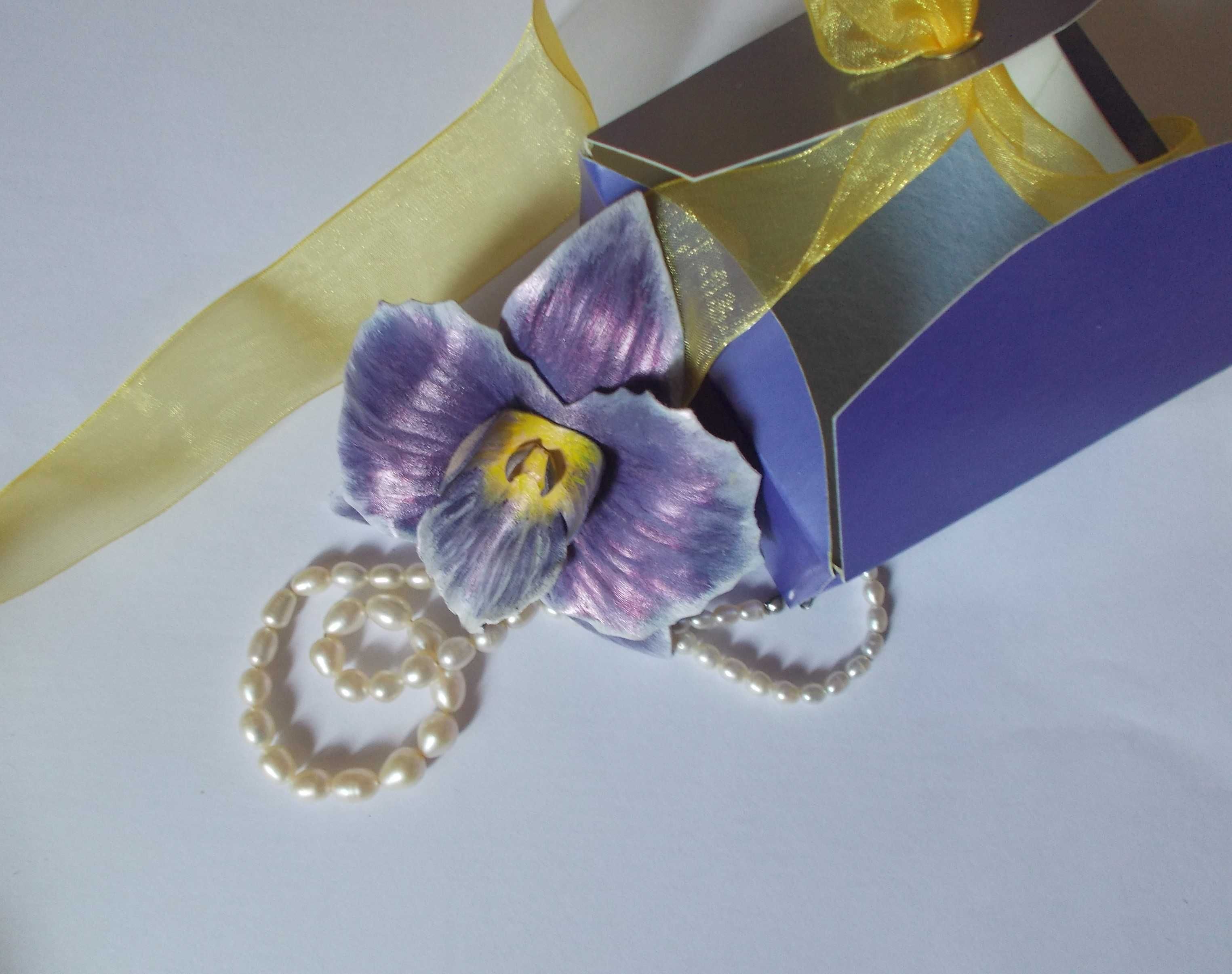 Kwiat Broszka Skórzana fioletowa orchidea Prezent na rocznicę