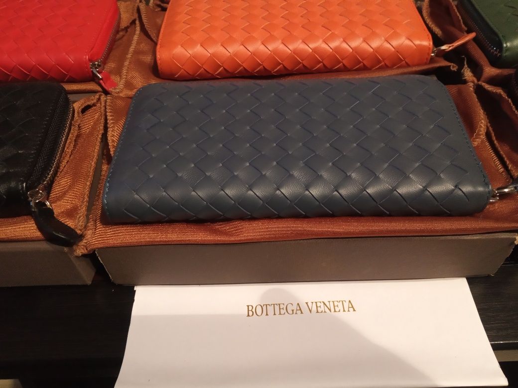 Кошелек -Bottega Veneta