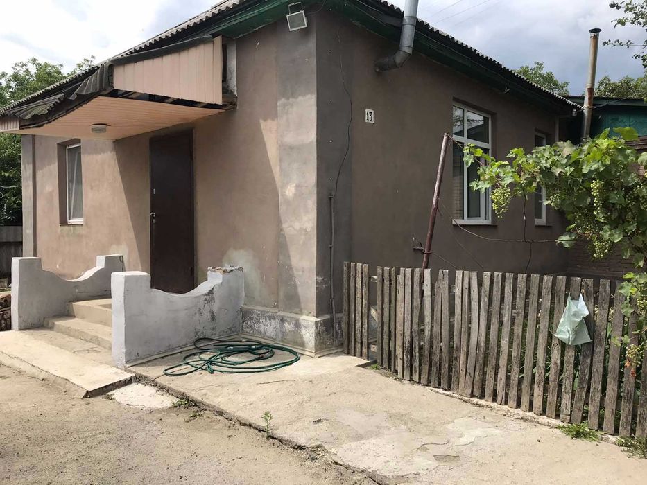 Будинок на два входи в центрі міста по вулиці Новопроложена