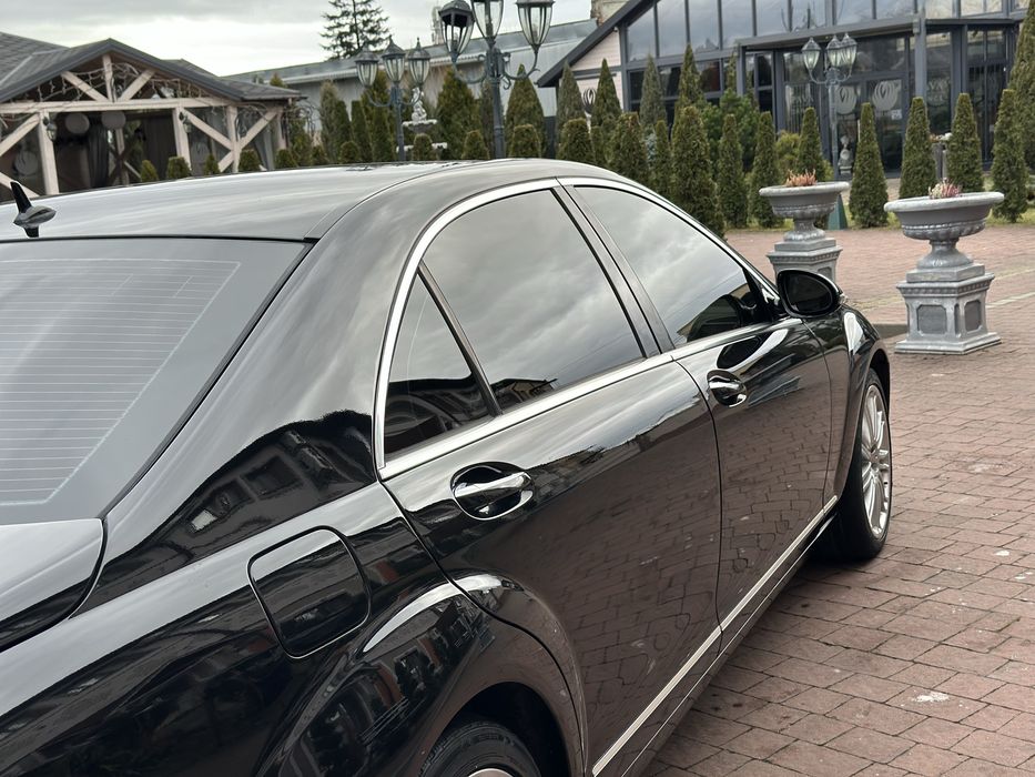 Mercedes S-class W221