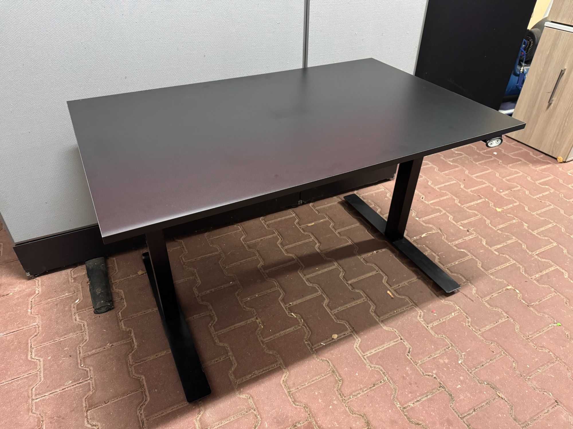 Biurko z elektryczną regulacją wysokości biurko elektryczne opcje