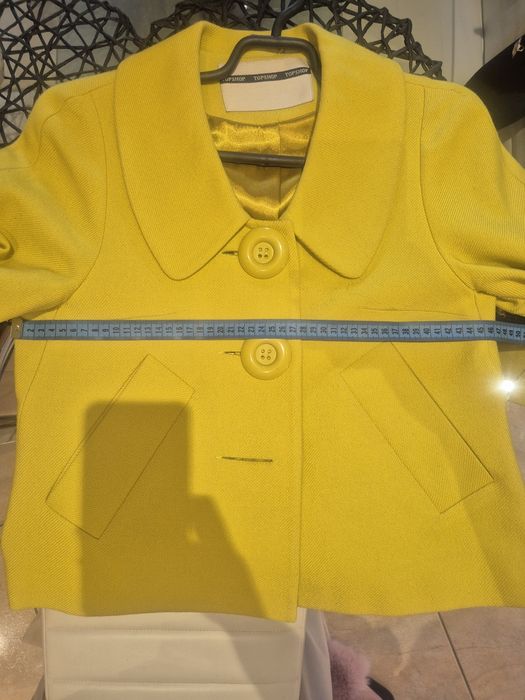 Sprzedam piękny krótki żakiet musztardowy