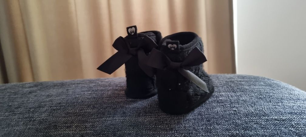 Czarne buciki jak emu ugg dla niemowlaka