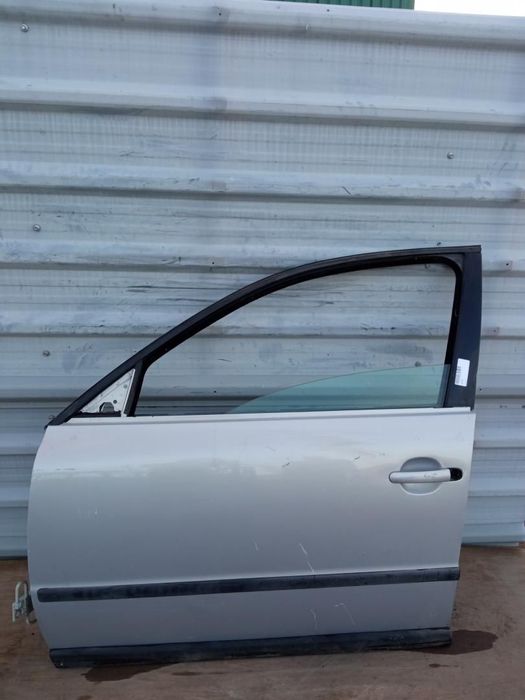 PORTA FRENTE ESQUERDA VOLKSWAGEN PASSAT BERLINA 3B3
