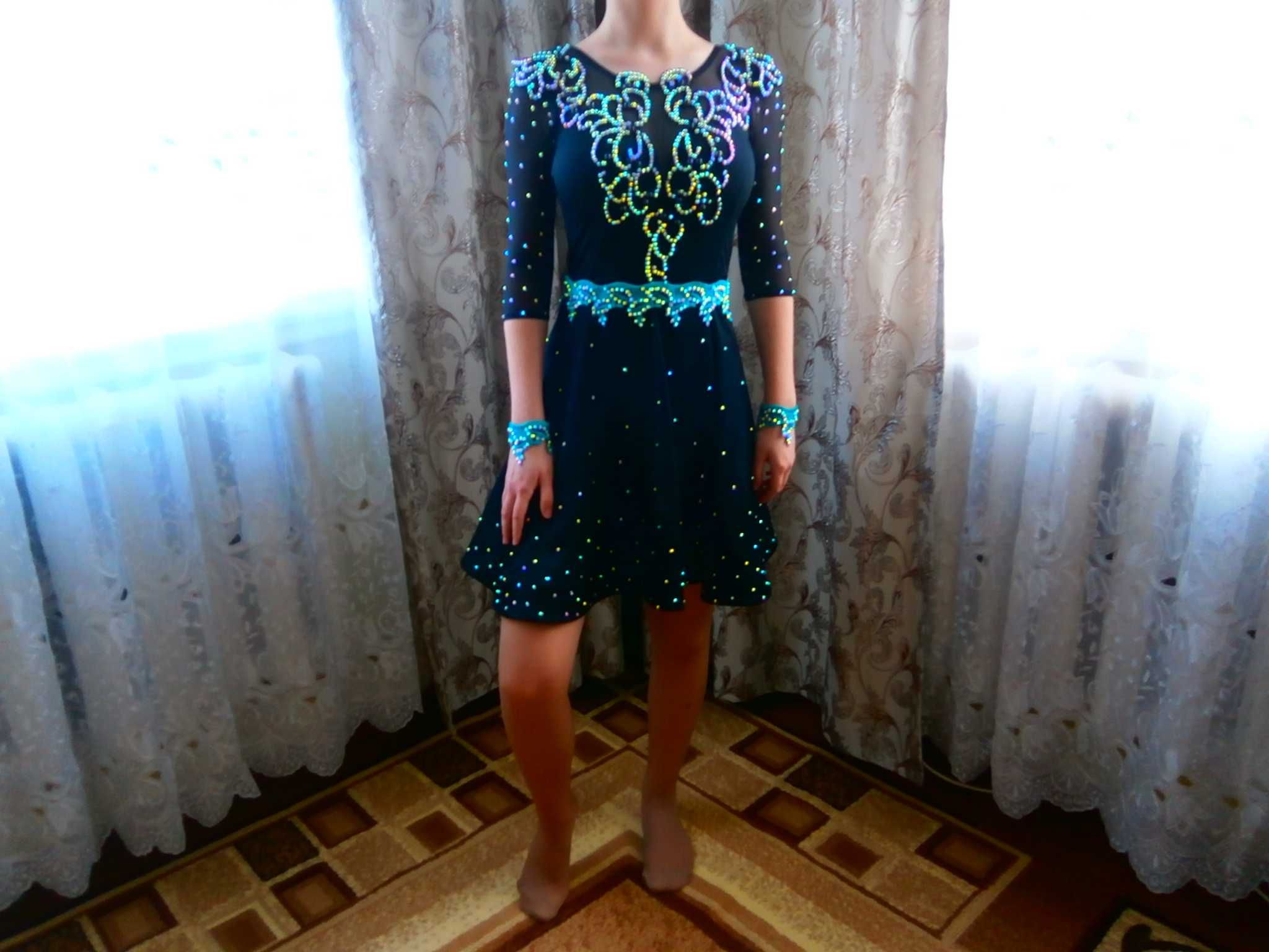 Платье латина на стройную девочку ростом 148-153 см.(одето 2 раза)