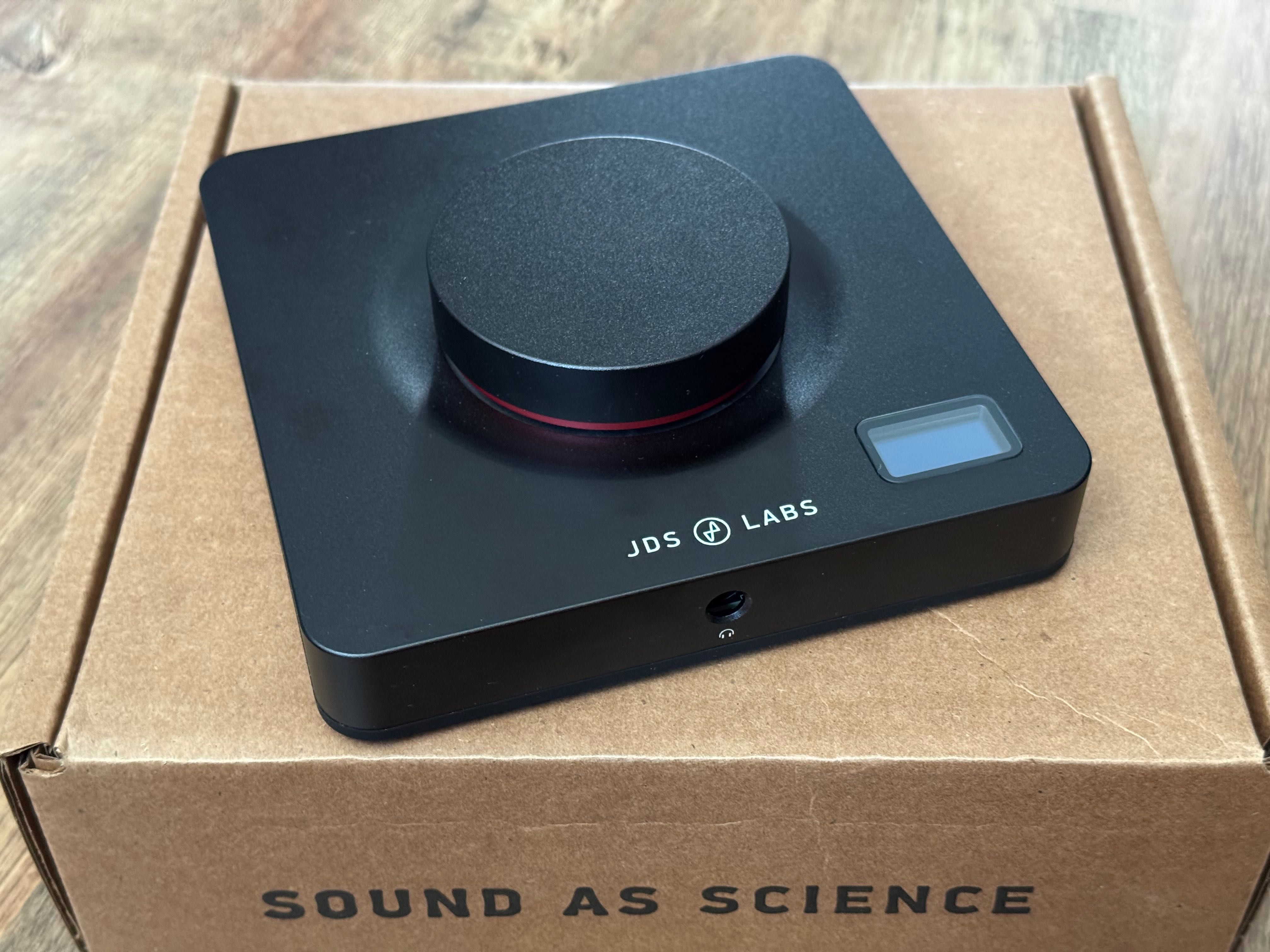 JDS Labs Element III MkII Boosted - wzmacniacz słuchawkowy DAC