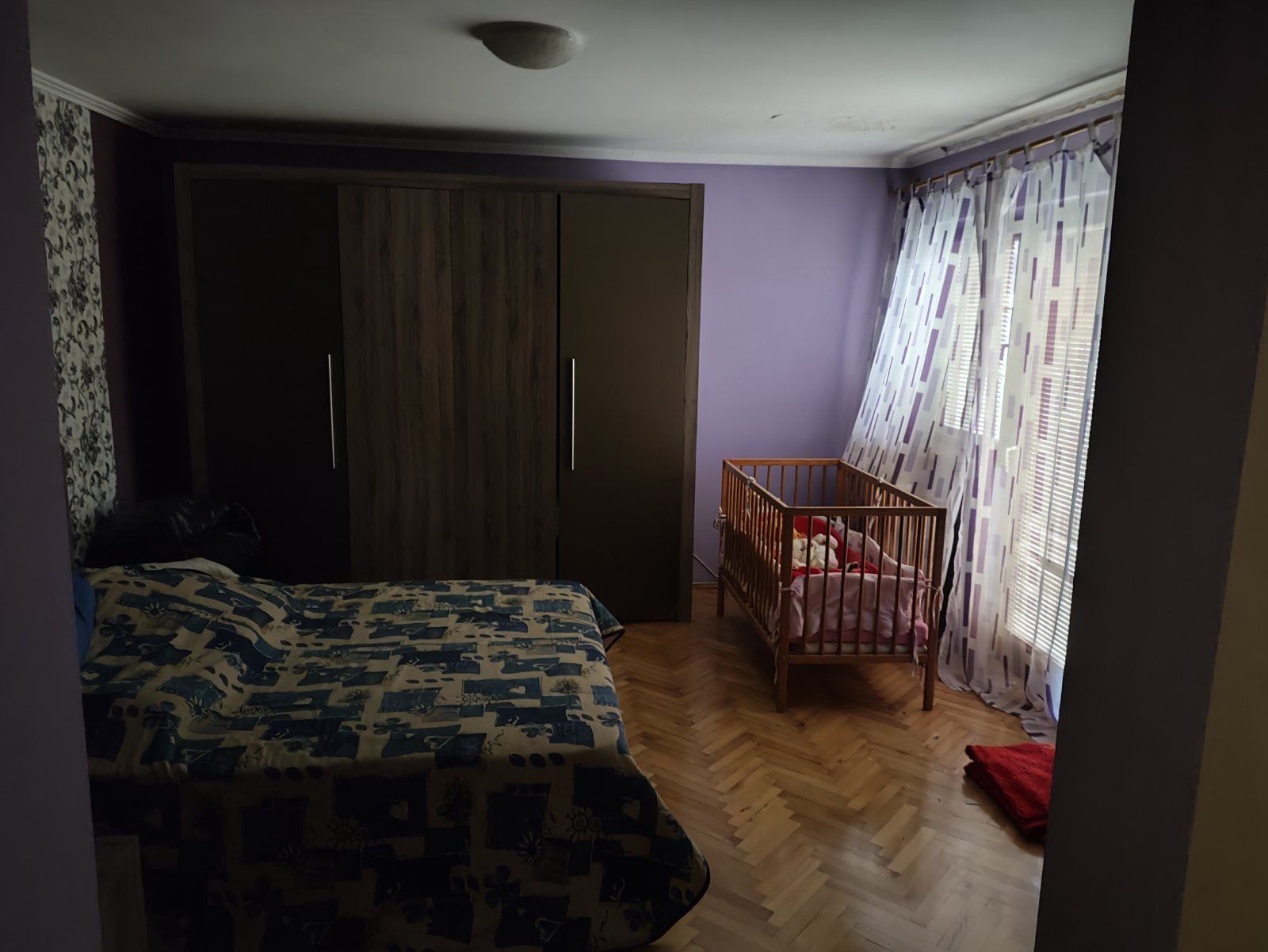 Будинок біля центру міста