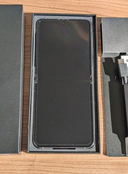 Samsung Galaxy Z Flip 5 512Gb, bez blokad!