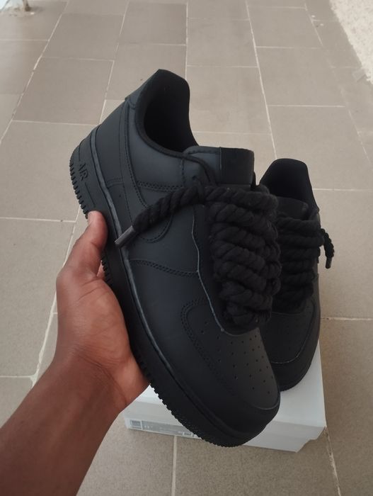Nike Air force preto com cordão