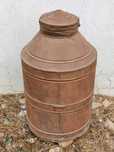 Talha decorativa antiga de azeite em metal