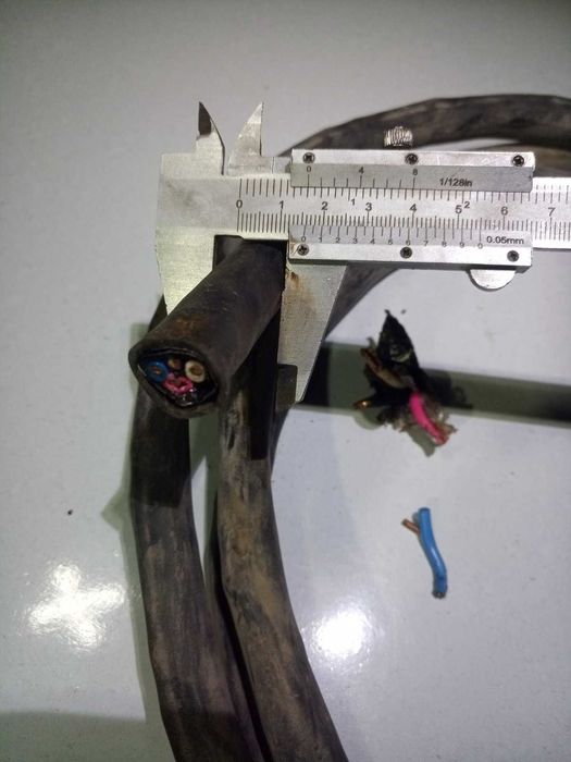 Кабель броньований 4жильний кожна жила 3,5квадрати довжина 4метри.