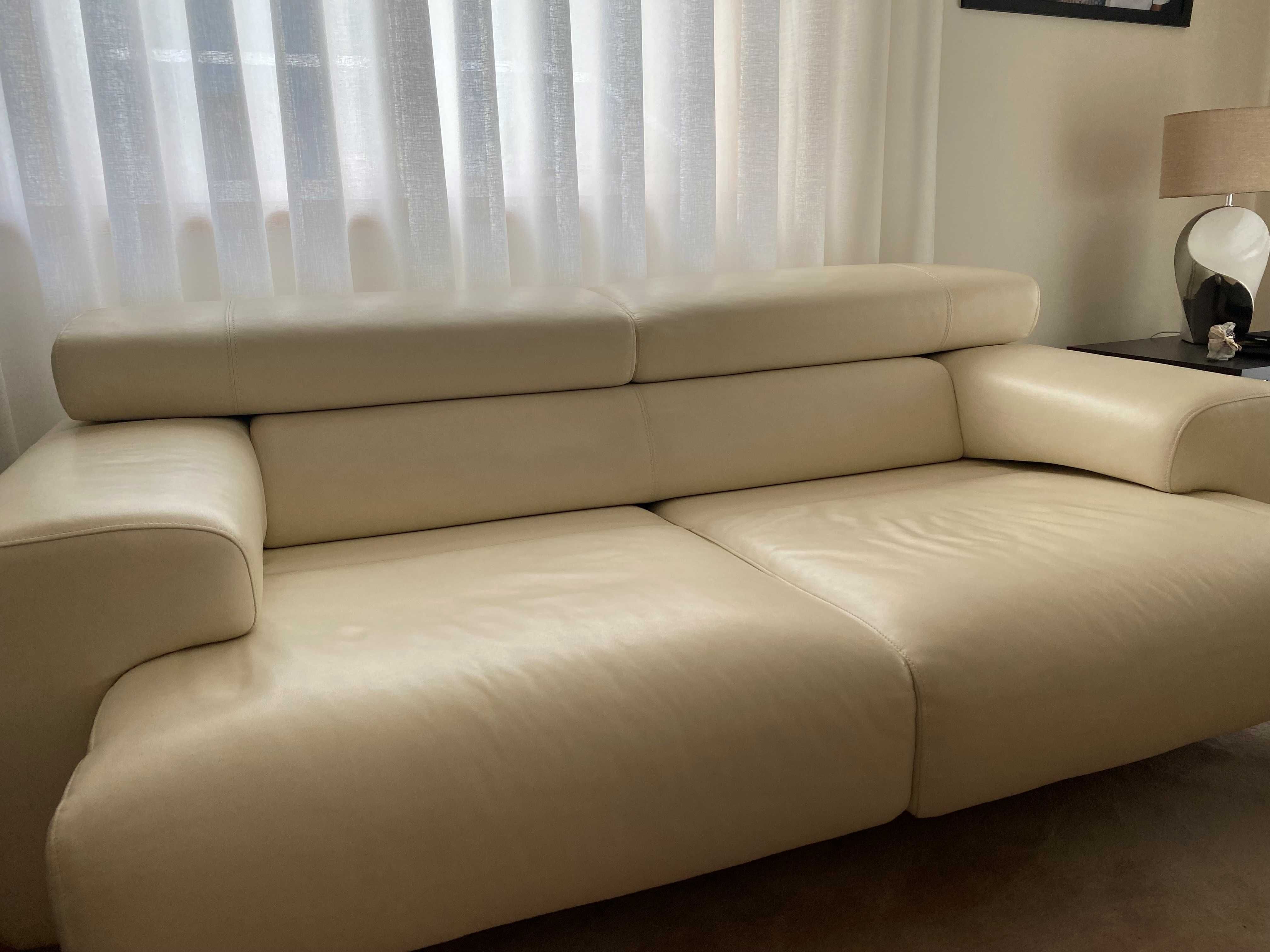 Sofá em Pele Branco-Pérola – Como Novos! Design Moderno e Elegante