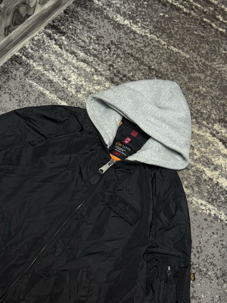 Оригінальний бомбер куртка Alpha Industries