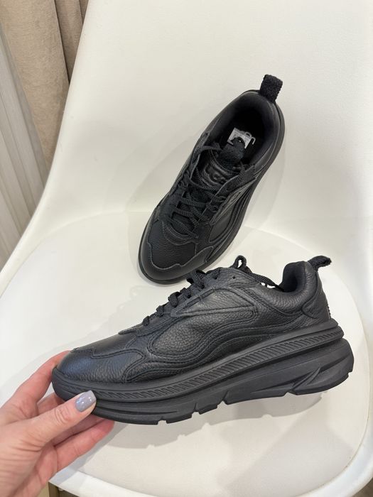 шкіряні кросівки оригінал від Ugg