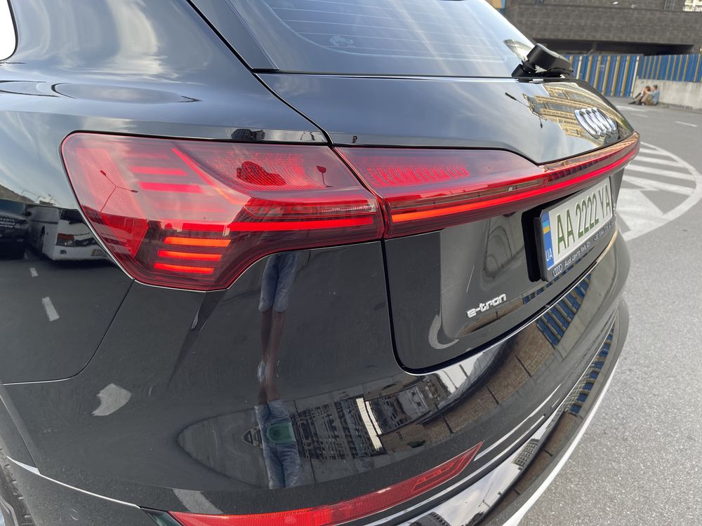 Продам Audi E-tron