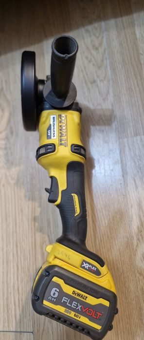 Болгарку DeWalt не работает.
