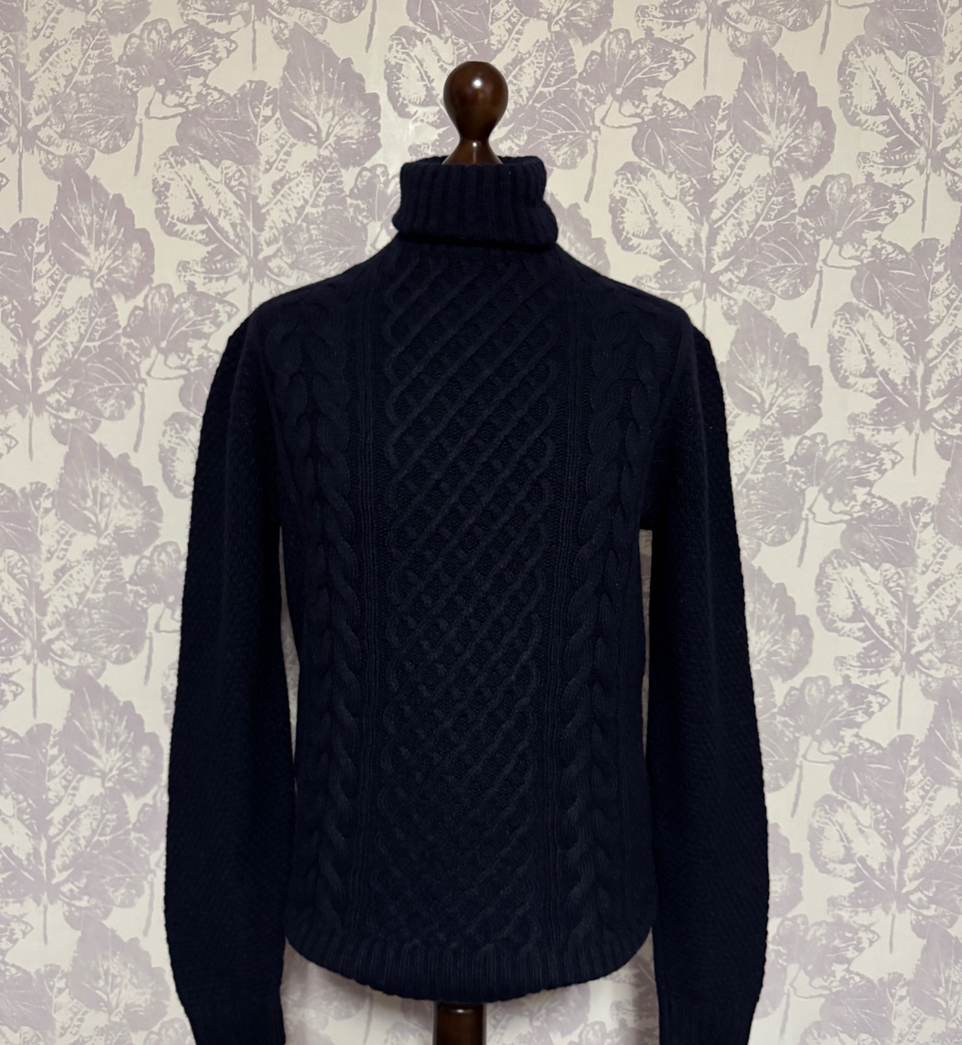 Шерстяной гольф Massimo Dutti .