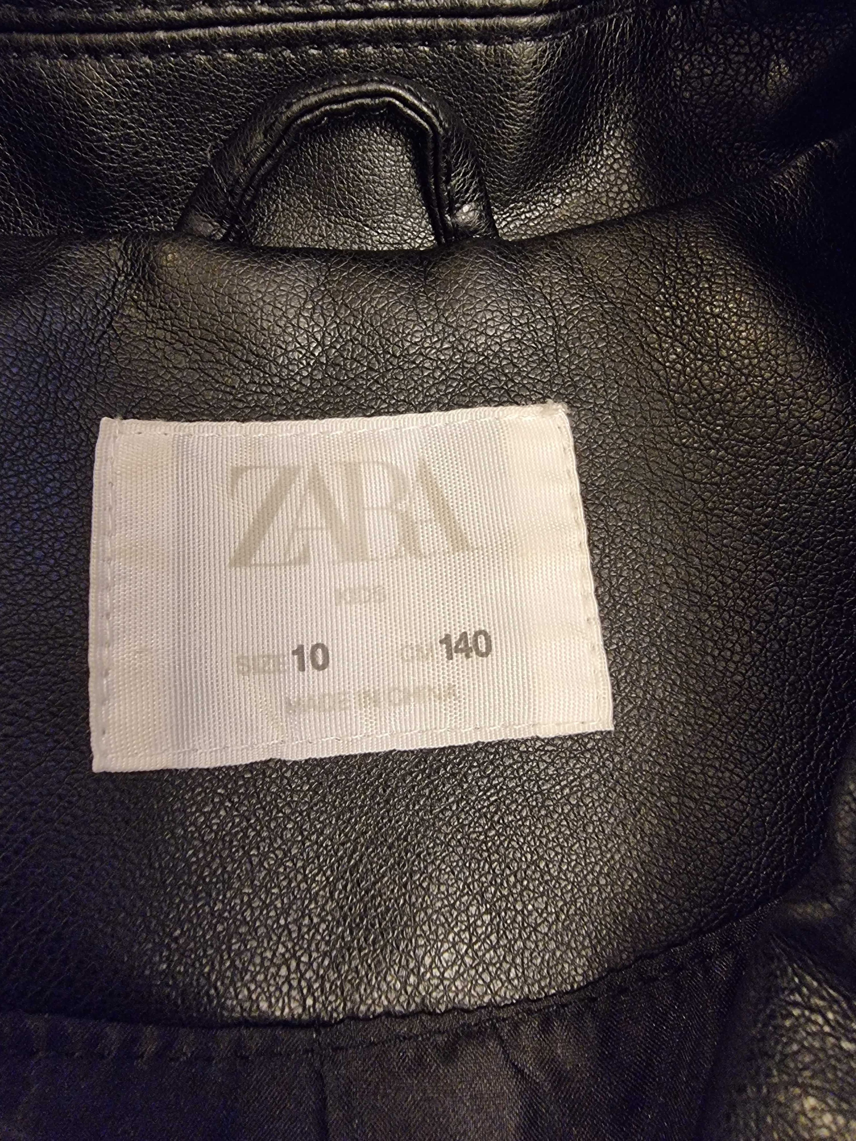 Kurtka skóro-podobna Zara w rockowym stylu