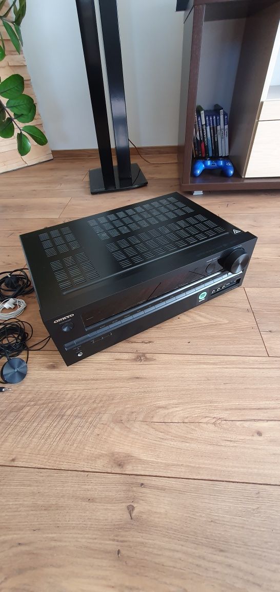 Amplituner  Onkyo TX -535 kina domowego 5.1