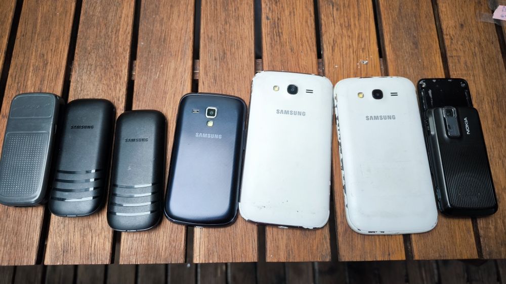 Telemóveis Samsung Nokia todos a funcionar