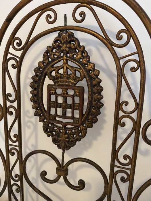 Cama de ferro antiga