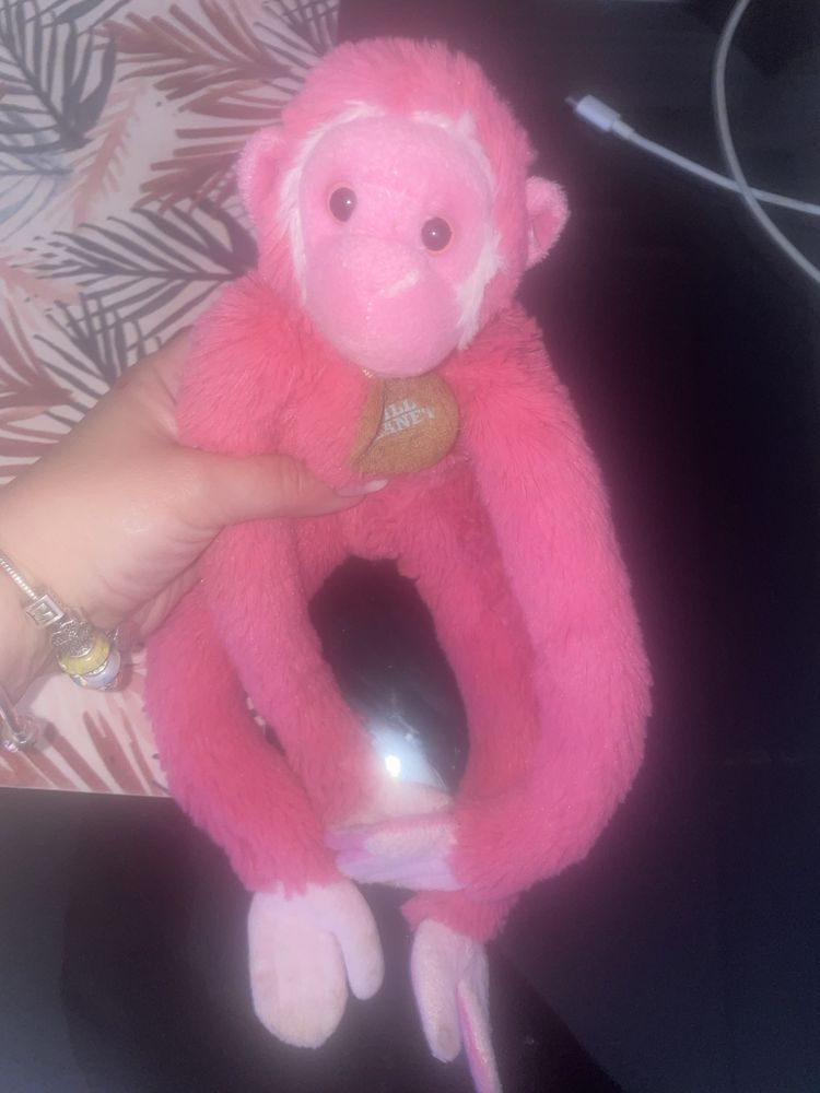 Macaquinho de peluche