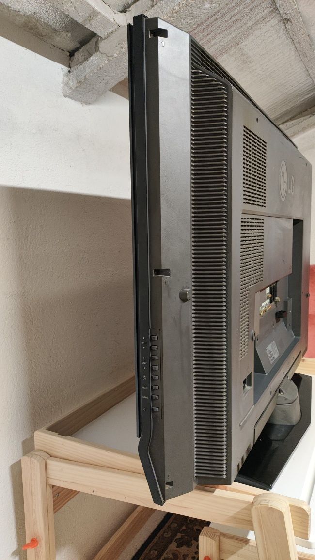 TV LCD LG Avariada