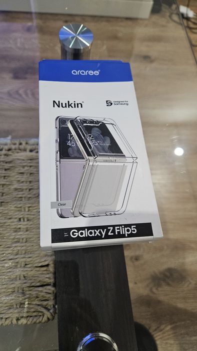 Etui marki araree do Samsung Galaxy Flip 5