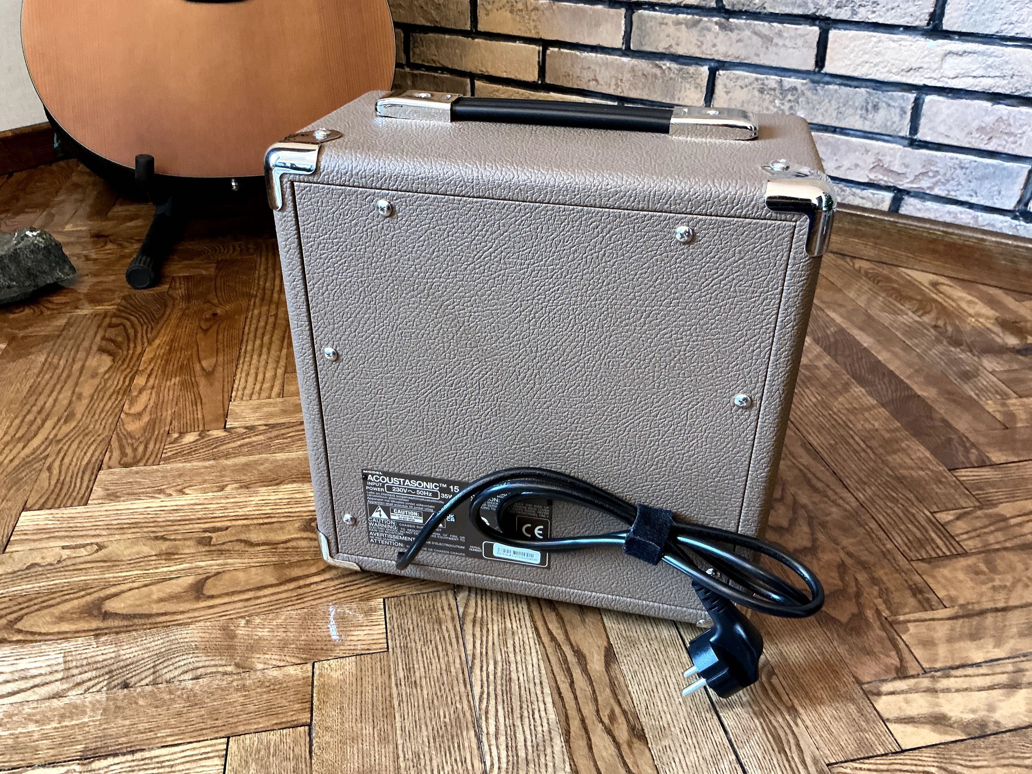 Комбопідсилювач Fender Acoustasonic 15