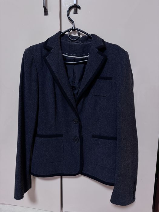 Жіночий шерстяний піджак