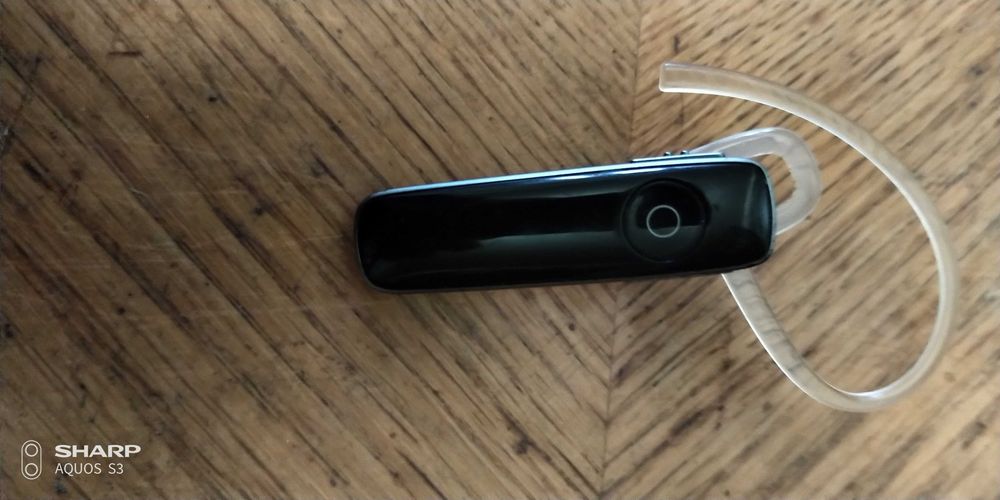 Bluetooth гарнитура Plantronics