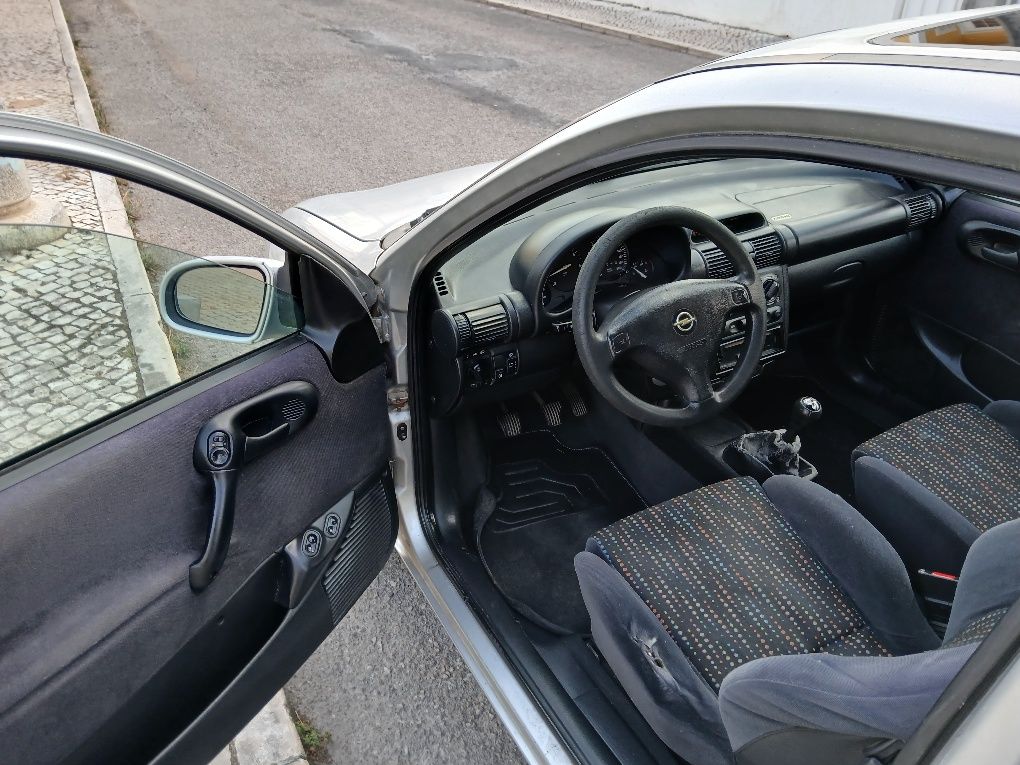 Opel corsa 1.2 gasolina com tudo em dia e pronto a andar