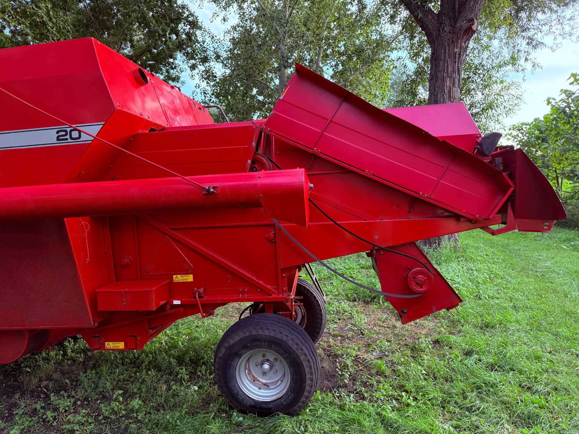 Комбайн Massey Ferguson 20