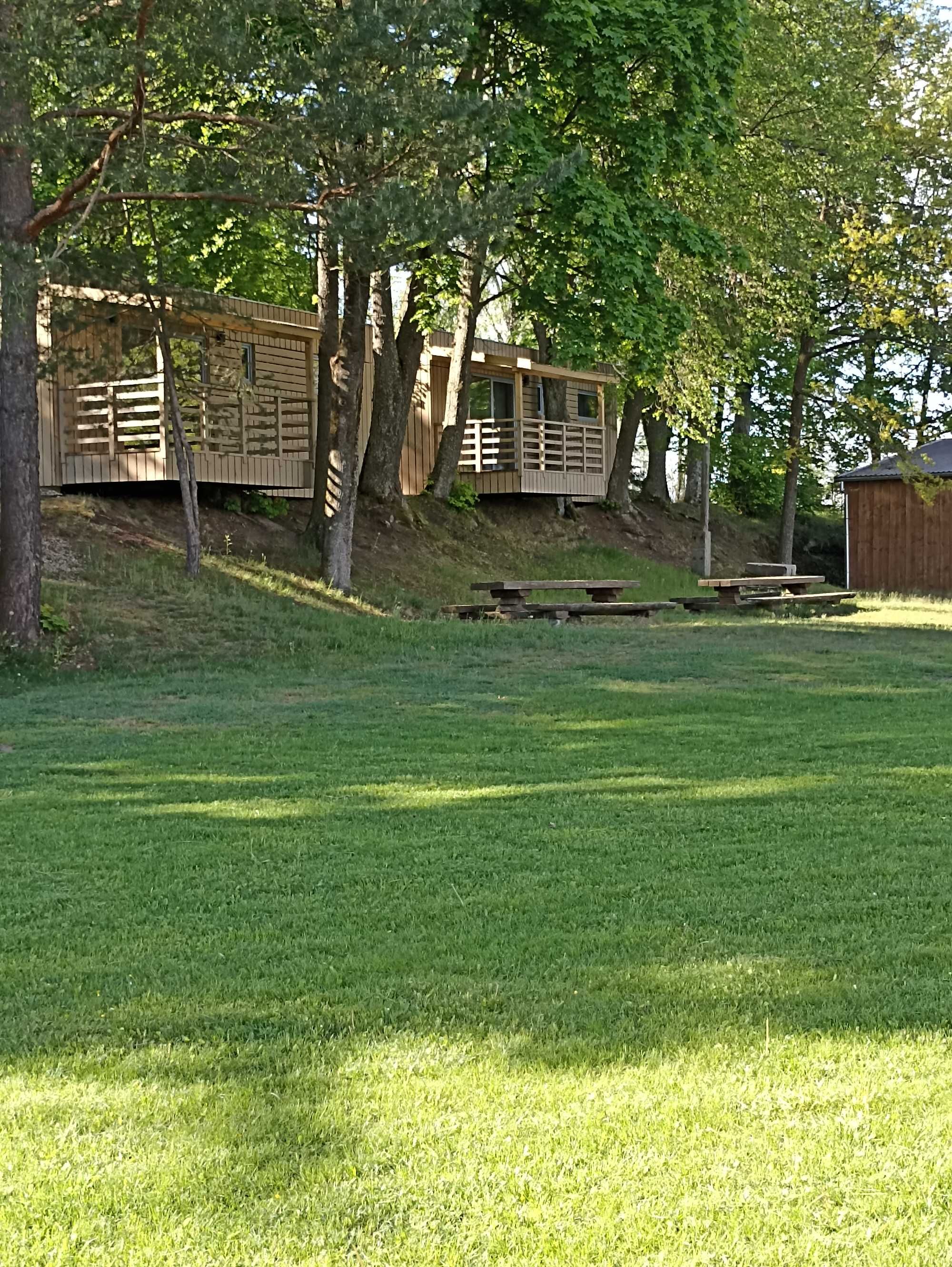 Wyspa Wydminy- domki nad wodą.
