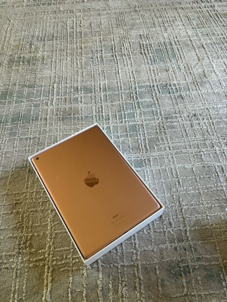 iPad 8 generacji - model A 2270