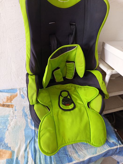 Дитяче авто крісло