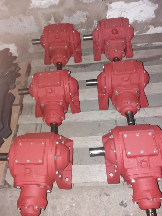 Продам Редуктор кормороздатчика КТУ- 10
