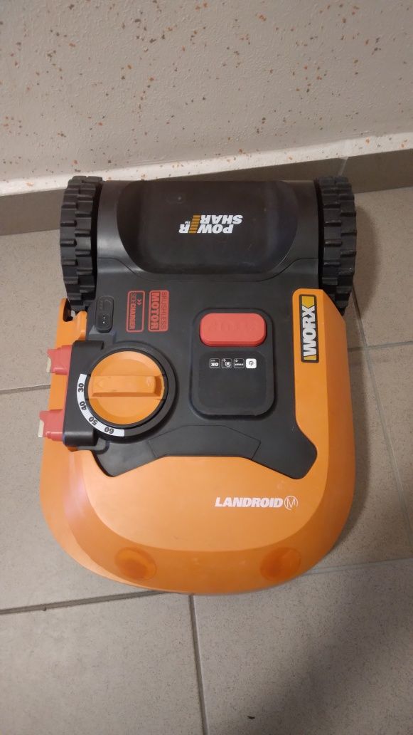 Robot koszący Worx Landroid M500 WRI4IE kosiarka samojezdna 500m² WORX