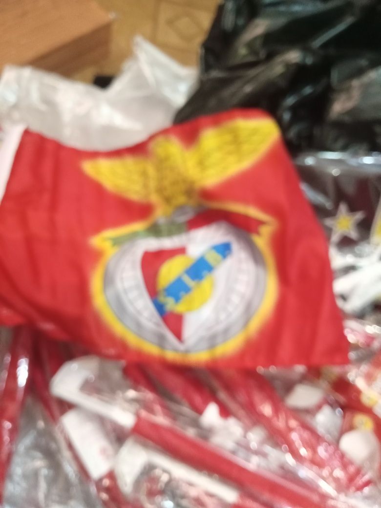 Bandeira do Benfica, para prender no vidro de viatura