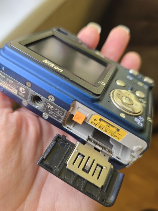 Фотоапарат Nikon Coolpix 5900