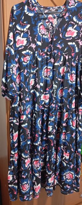 Vendo vestido florido 15€