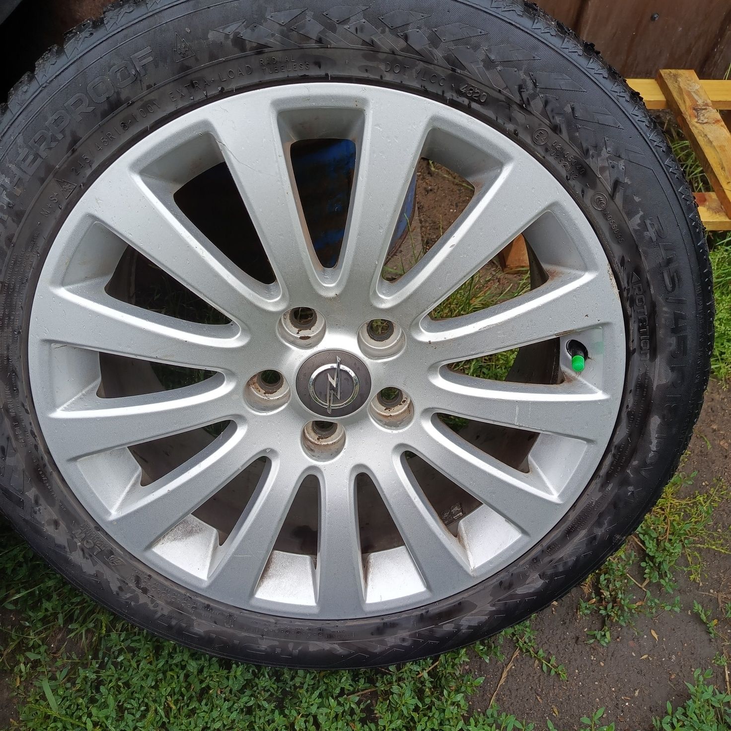 Koła 18" Opel Insignia opony Nokian Wielosezonowe