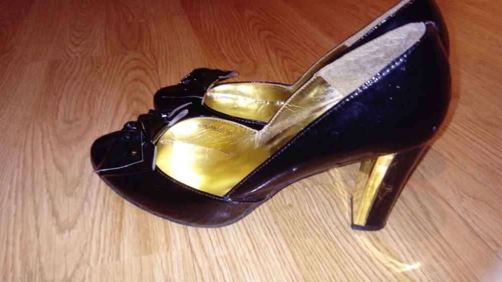 Buty lakierki rozm. 40