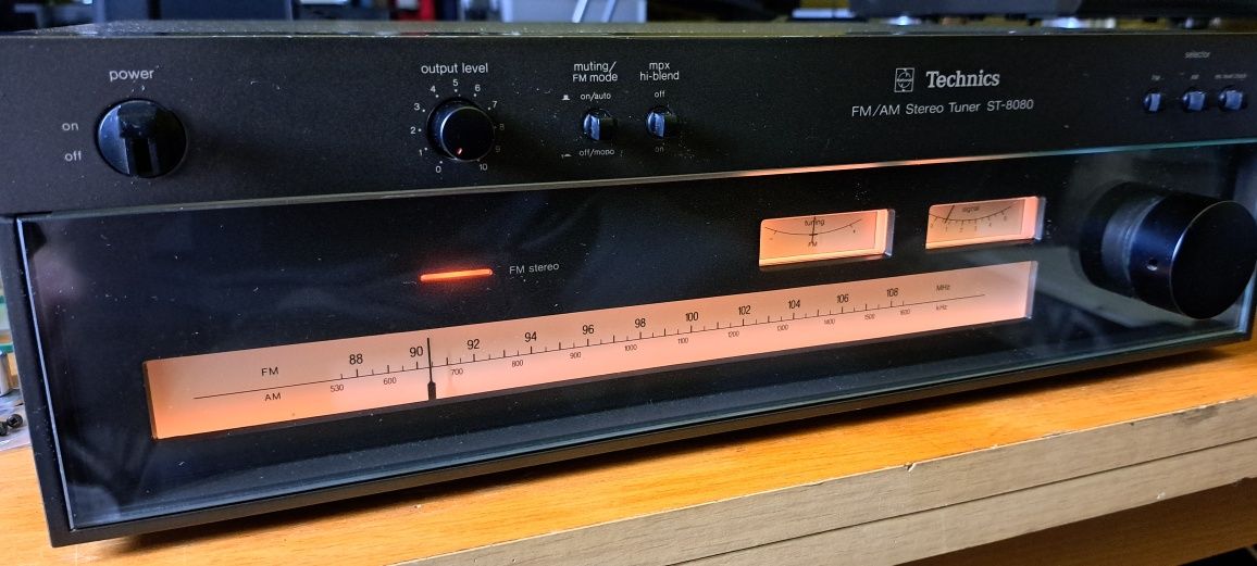 Tuner technics ST 8080