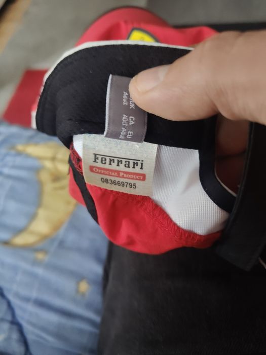 Sprzedam czapkę ferrari
