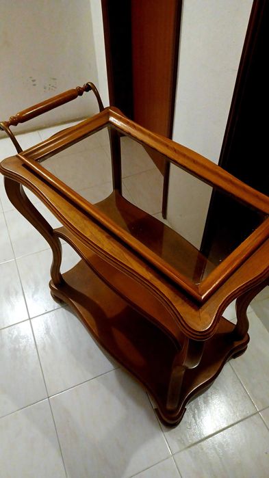 Vende-se Carrinho de Chá de Madeira