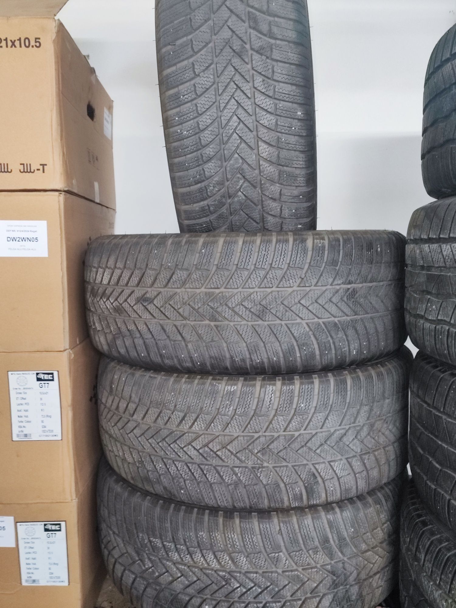 Opony zimowe 275/45 r21