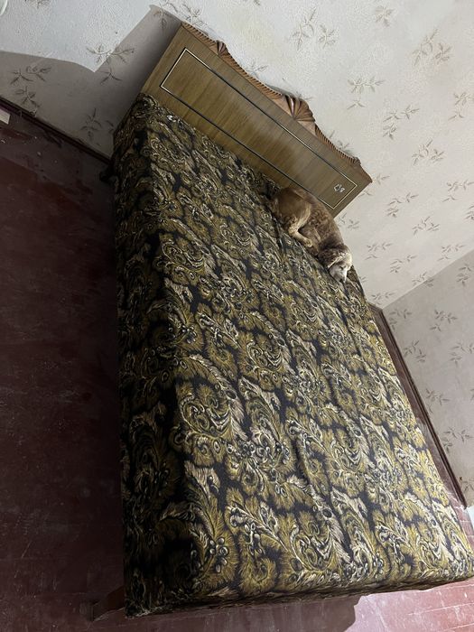 Продам ліжко в спальню