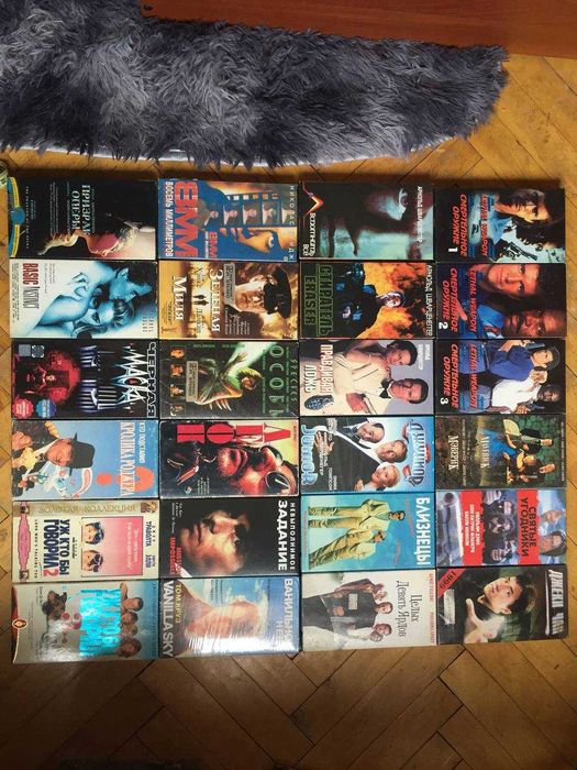 Видеокассеты VHS  Кто подставил кролика Роджера?, Леон
